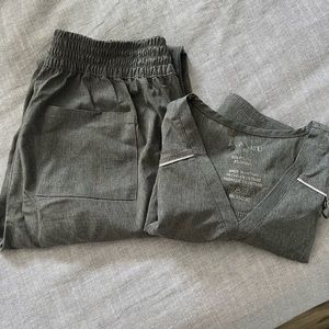 Grey jaanuu XS scrub top and scrub pants.